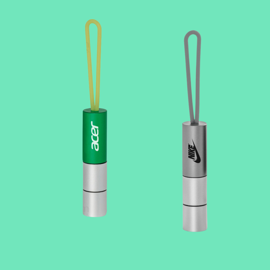 Chaveiro de alumínio com 1 led e 1 porta comprimidos