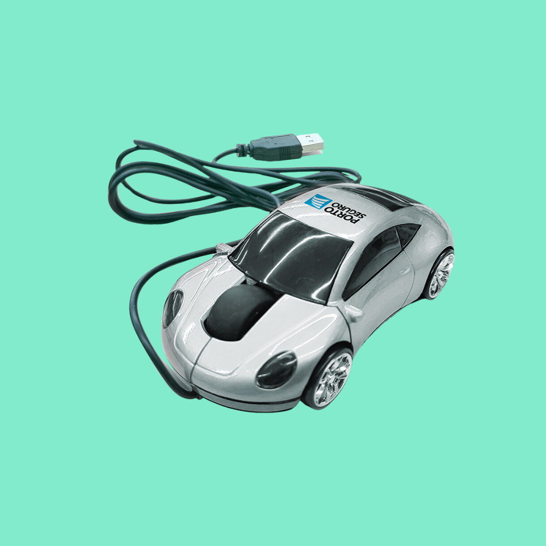 Mouse em formato de carrinho de brinquedo