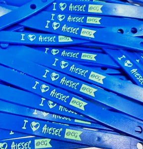 Pulseira emborrachada abre e fecha Personalizada