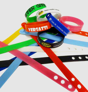 Pulseira emborrachada abre e fecha Personalizada